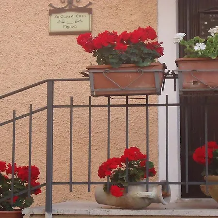 La Casa Di Enza Holiday home *