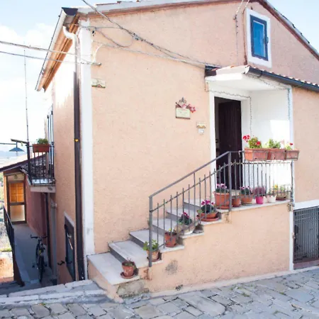 La Casa Di Enza Holiday home